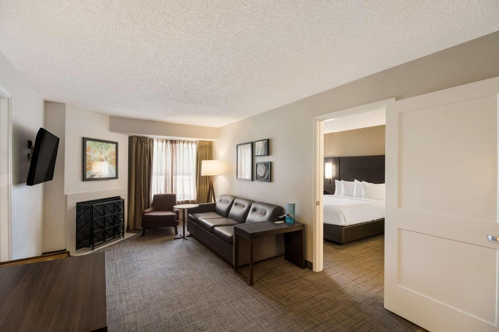 Sonesta Es Dallas 3*